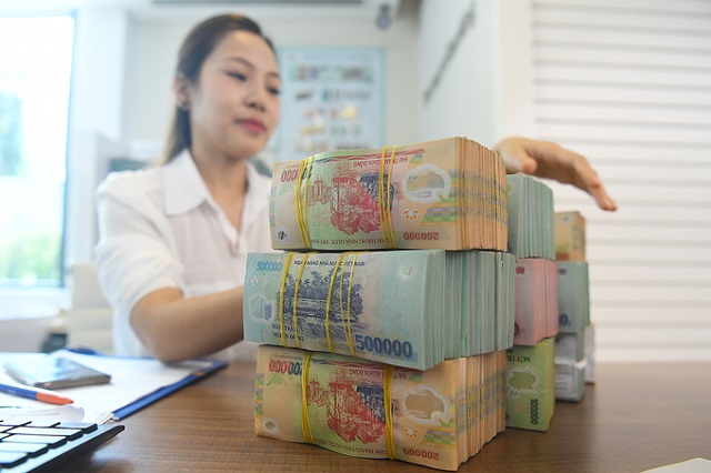 Ngân sách đã chi hơn 56,000 tỷ đồng chống dịch và hỗ trợ người gặp khó khăn