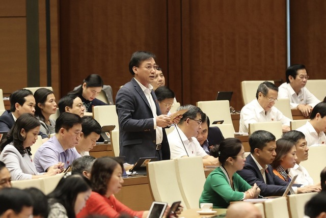 Quốc hội nhất trí về kết quả phát triển năm 2022, yêu cầu quyết liệt thực hiện mục tiêu năm 2023 - Ảnh 2.