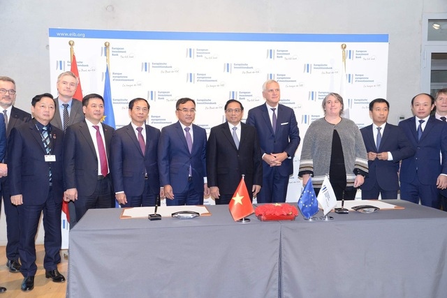 EVN và EIB ký kết Biên bản ghi nhớ - Ảnh 1.