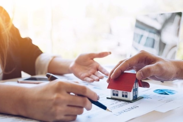Thế chấp và cầm cố tài sản khác nhau như thế nào?