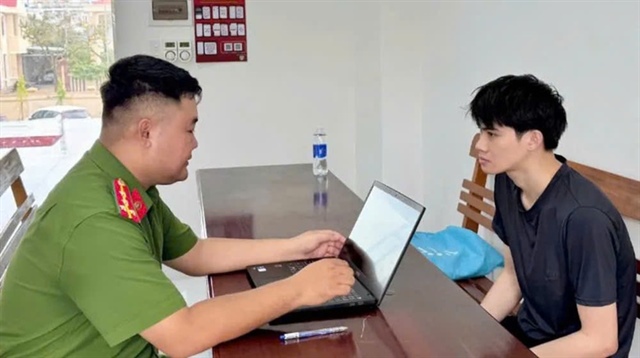 EVNSPC cảnh báo tình trạng giả danh nhân viên điện lực lừa đảo cài ứng dụng chăm sóc khách hàng chiếm đoạt tiền- Ảnh 1.