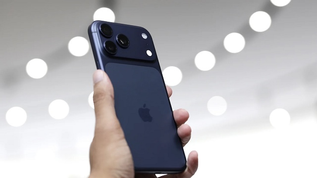 Doanh số iPhone 17 bùng nổ tại Mỹ và Trung Quốc, cổ phiếu Apple lập kỷ lục mới