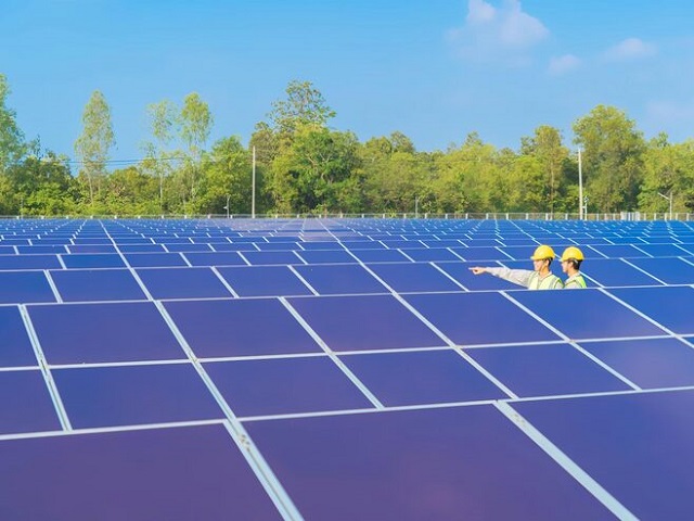 Vật liệu tái chế trong điện mặt trời: Đột phá chuỗi cung ứng hay rủi ro môi trường tiềm ẩn?