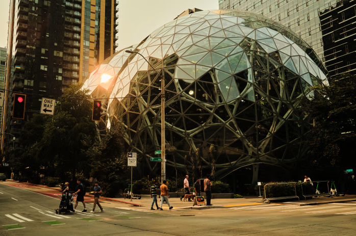 Amazon sắp tiến hành đợt sa thải lịch sử: 30,000 nhân viên có thể mất việc