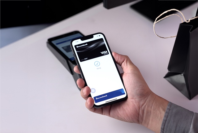 Sacombank hoàn tiền, miễn phí trả góp cho khách hàng chi tiêu thẻ Visa ở nước ngoài 
