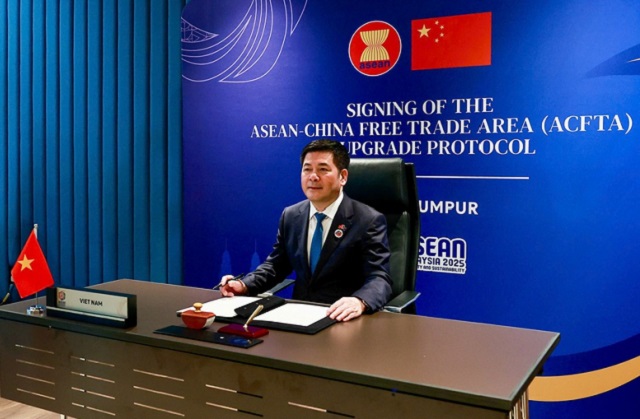 Việt Nam ký Nghị định thư nâng cấp Hiệp định Thương mại Tự do ASEAN - Trung Quốc
