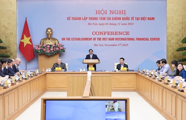 Thủ tướng chủ trì hội nghị về thành lập Trung tâm tài chính quốc tế