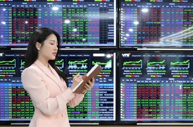 12/11: Đọc gì trước giờ giao dịch chứng khoán?