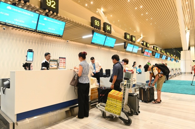 Hàng không quý 3/2025: Hãng bay chững lại, dịch vụ phân hóa mạnh