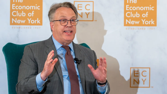 Chủ tịch Fed New York nói có thể giảm lãi suất thêm