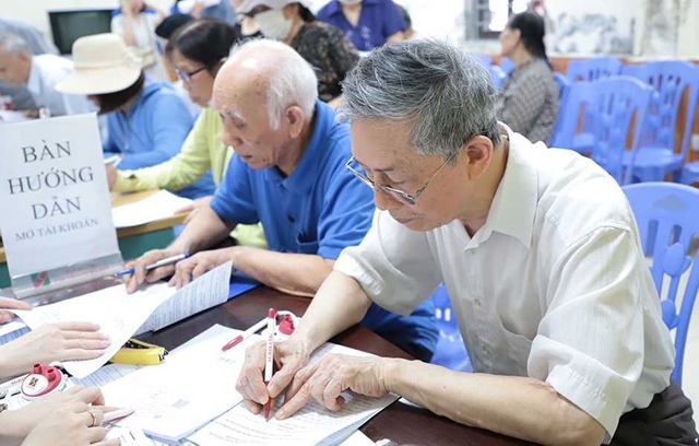 Cán bộ hưu trí có được mua nhà ở xã hội?