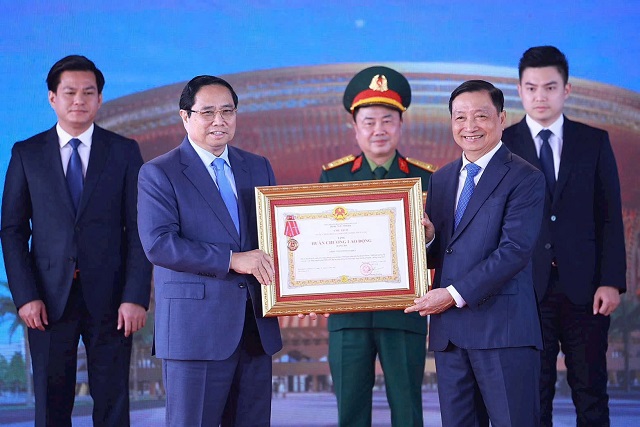 LIZEN được trao Huân chương Lao động hạng Ba