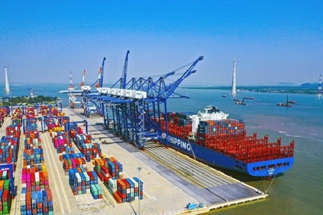 UOB dự báo tăng trưởng GDP Việt Nam đạt 7% vào năm 2026, USD suy yếu, vàng lên 4,600 USD/oz