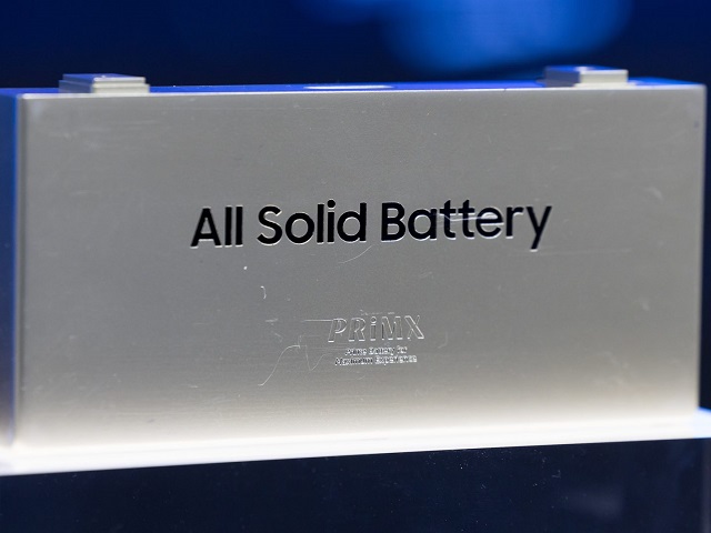 Toan tính của Samsung khi bao tiêu nguyên mỏ bạc trong cơn bão giá