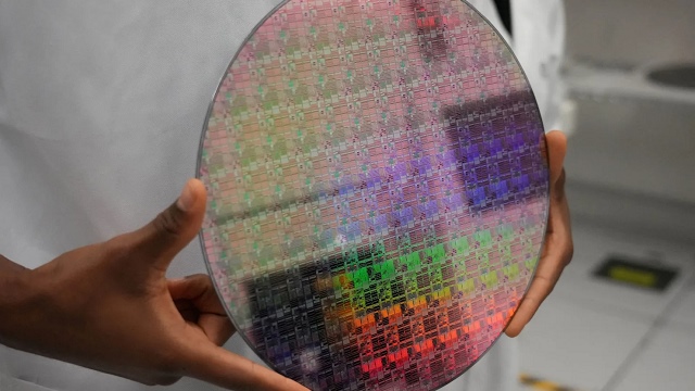 Tín hiệu hạ nhiệt căng thẳng: Mỹ hoãn thuế quan với chip Trung Quốc đến tháng 6/2027
