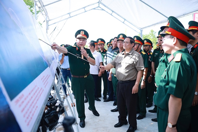 Thủ tướng kiểm tra các dự án hạ tầng lớn ở Cà Mau
