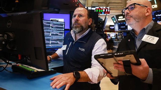 Tăng gần 600 điểm, Dow Jones lập kỷ lục mới bất chấp khủng hoảng ở Venezuela