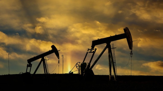 Dầu Brent giảm hơn 1%, rớt mốc 60 USD/thùng 