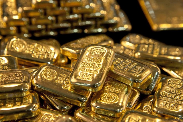 Vàng thế giới giảm hơn 1%, bạc lao dốc 6.5%
