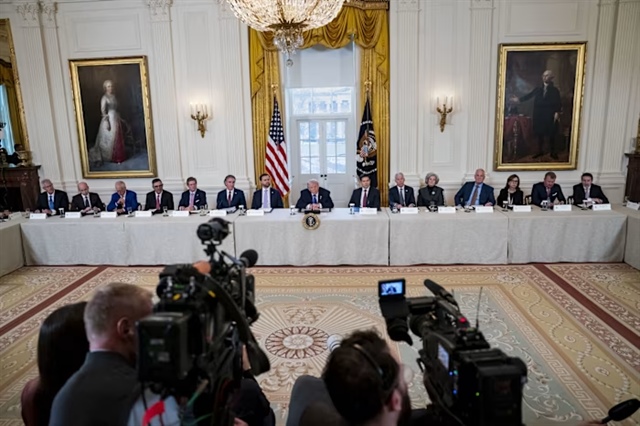 CEO ExxonMobil phản bác ông Trump, nói Venezuela 'không thể đầu tư được'