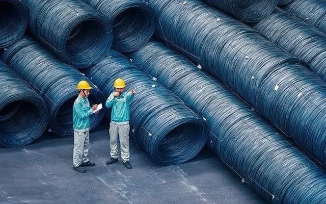 Một cổ phiếu thép tăng hơn 30% từ khi thông báo không đủ tư cách công ty đại chúng