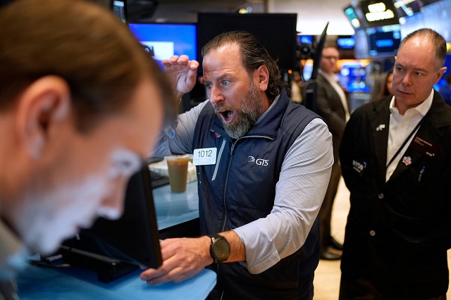 Chứng khoán toàn cầu đỏ lửa, Dow Jones tương lai giảm hơn 800 điểm