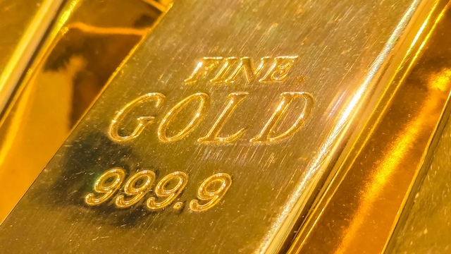 Vàng áp sát mốc 5,000 USD, bạc vượt 100 USD/oz