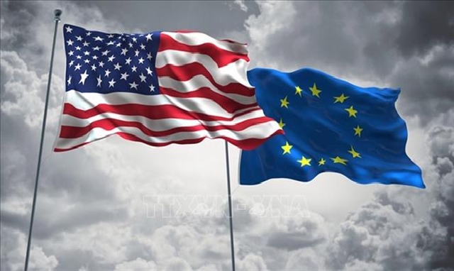 EU dỡ bỏ lệnh “đóng băng” thỏa thuận thương mại với Mỹ