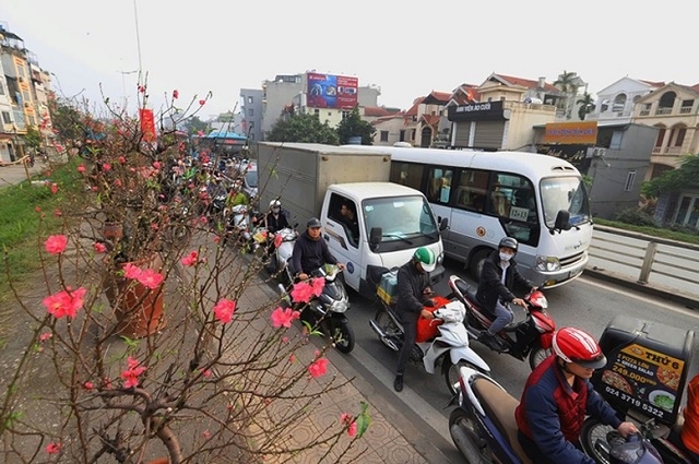 Thủ tướng chỉ đạo tăng cường phương tiện vận tải dịp Tết, không để xảy ra hiện tượng chèn ép giá