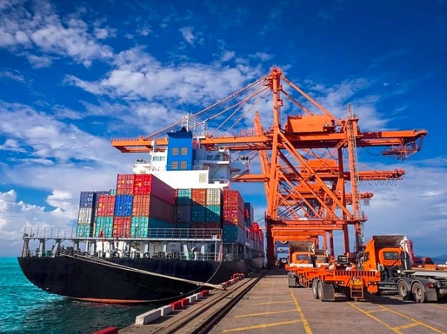 Việt Nam nhập siêu 1.78 tỷ USD trong tháng đầu năm 2026