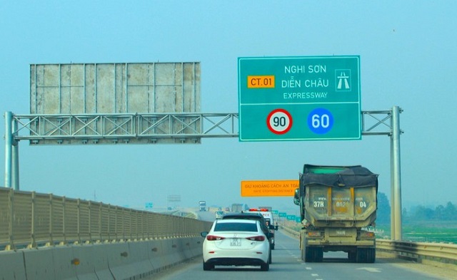 Thu phí sử dụng đường bộ tại 5 tuyến cao tốc từ 1/3