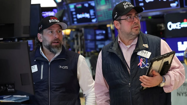 Phố Wall tăng hai phiên liền, Dow Jones chạm kỷ lục mới