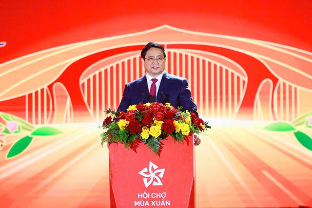 Thủ tướng kêu gọi người dân “tin yêu và tự hào” khi dùng hàng Việt
