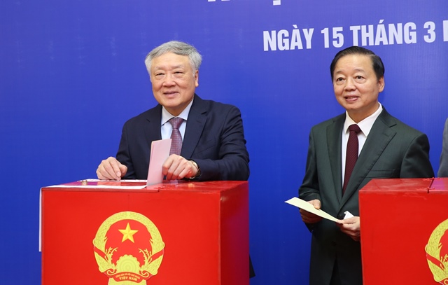 Lãnh đạo Đảng, Nhà nước cùng cử tri cả nước đi bầu cử