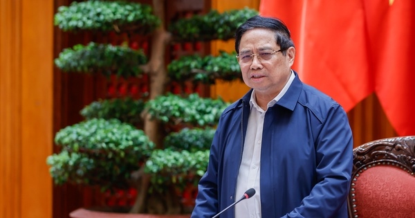 Thủ tướng: Bảo đảm tiến độ các dự án đường sắt, đặc biệt ưu tiên dự án kết nối 2 sân bay với TP.HCM