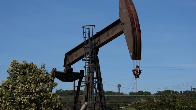 Dầu Brent vượt 114 USD/thùng, khí đốt châu Âu tăng 30% sau các cuộc tấn công từ Iran