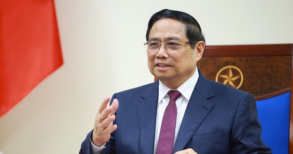 Thủ tướng Phạm Minh Chính điện đàm với Thủ tướng Algeria, đề nghị hỗ trợ Việt Nam bảo đảm an ninh năng lượng