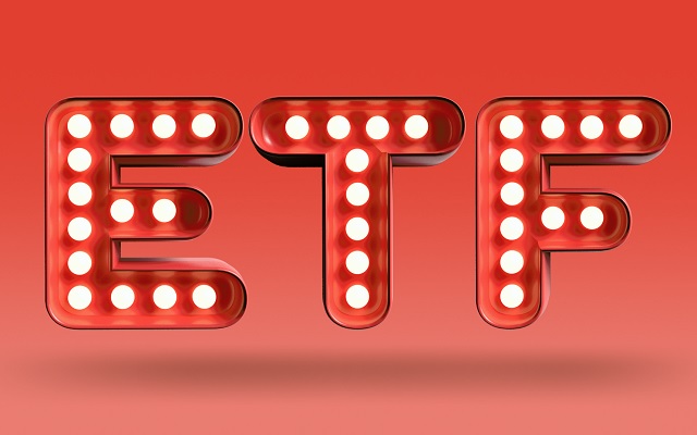 Quỹ ETF ngoại bán ròng mạnh, bổ sung xong 3 tân binh HOSE