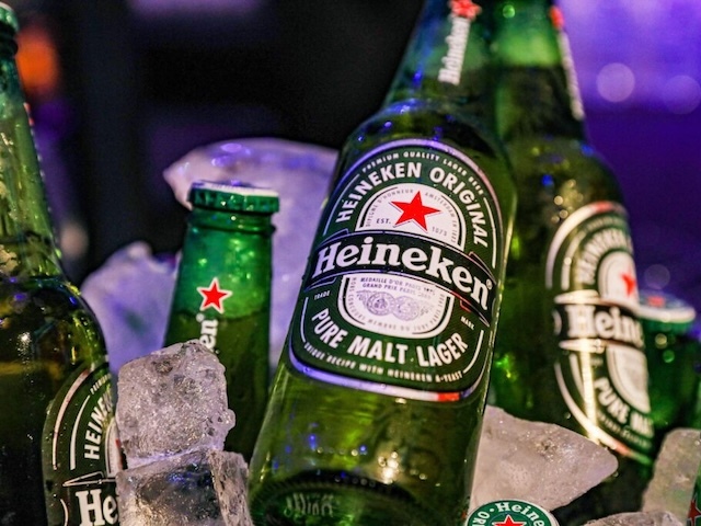 Heineken tái cấu trúc mạnh, đóng cửa sản xuất bia quy mô lớn tại Singapore