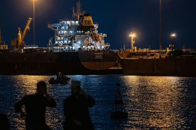 Iran đã lập “trạm thu phí” tại eo biển Hormuz?