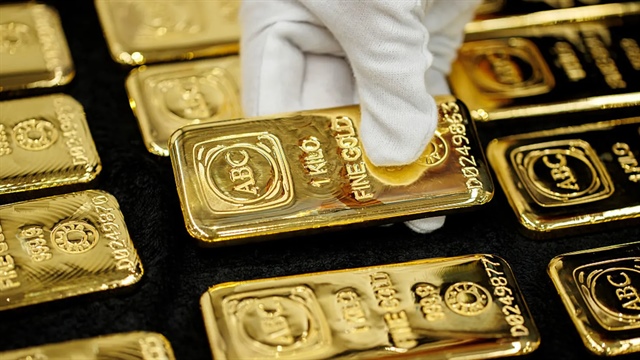 Vàng thế giới tăng hơn 2% lên gần mốc 4,800 USD