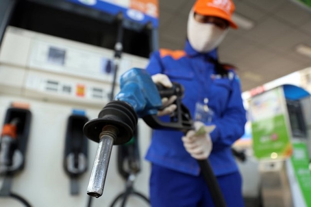 Ngành thuế và Hải quan ‘hỏa tốc’ triển khai áp thuế xăng dầu về 0%