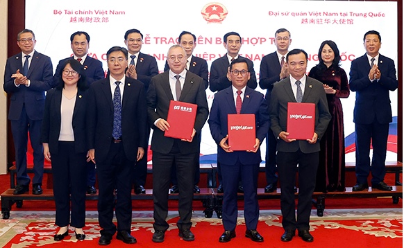 Vietjet và SPDB Financial Leasing ký kết thoả thuận tài trợ thuê mua 10 tàu bay Comac