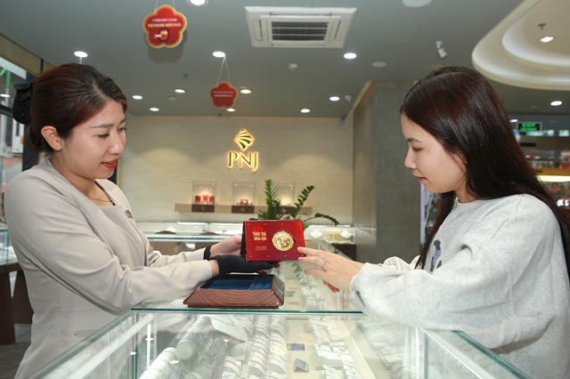 PNJ “bỏ túi” hơn 16 tỷ đồng mỗi ngày