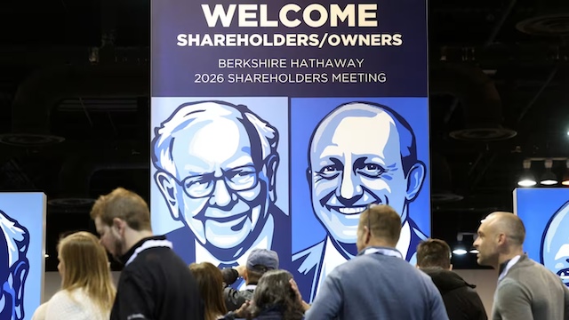 Berkshire Hathaway bán ròng cổ phiếu 14 quý liên tiếp, “núi tiền mặt” vượt 380 tỷ USD