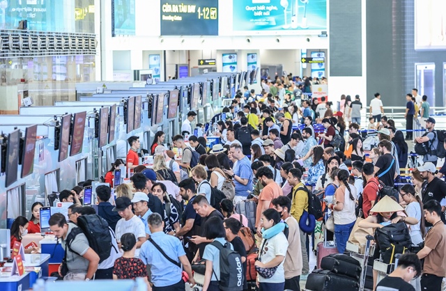 Khách qua sân bay tăng gần 18% đầu năm, vượt 46 triệu lượt