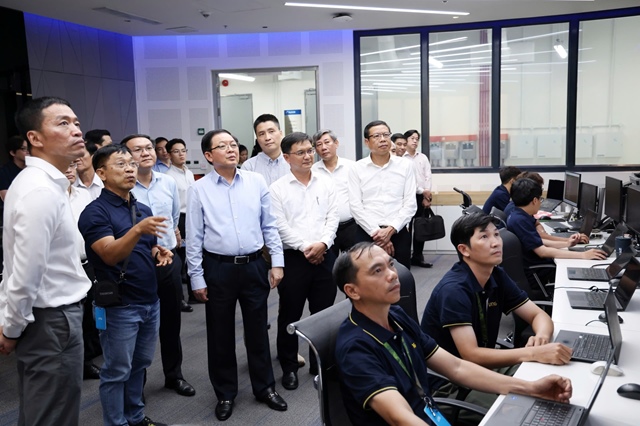 Phó Thủ tướng Hồ Quốc Dũng: Doanh nghiệp Việt cần làm chủ AI và UAV chiến lược