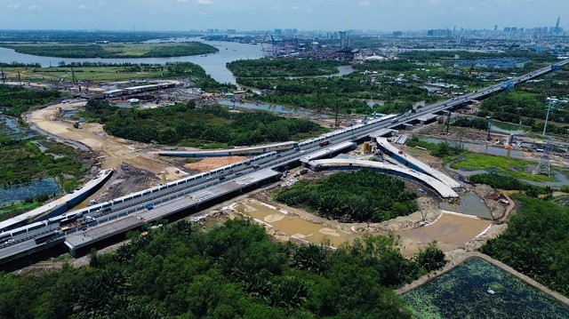 Vành đai 3 TPHCM chậm 6 tháng vì giá dầu và vật liệu tăng mạnh