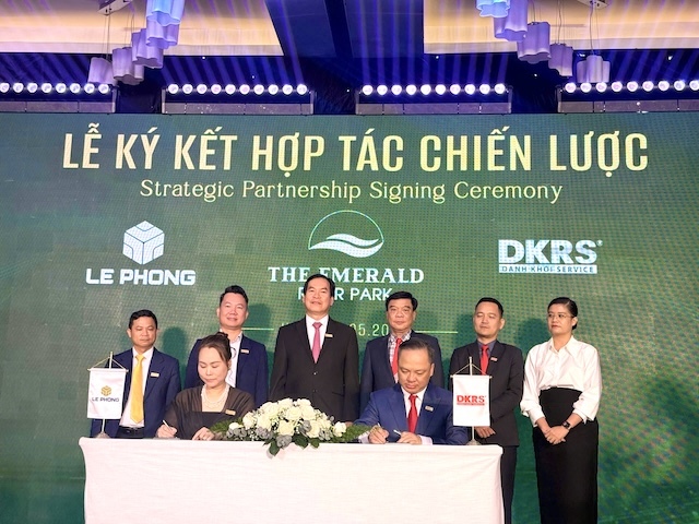 Lê Phong ký kết hợp tác chiến lược phát triển dự án căn hộ ven sông The Emerald River Park