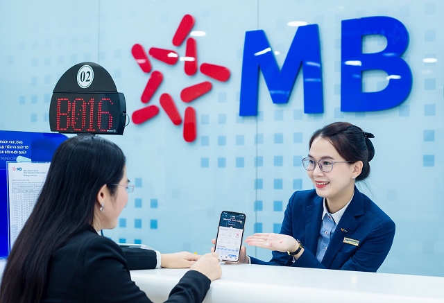 Một Phó Tổng MB đăng ký bán 1 triệu cp